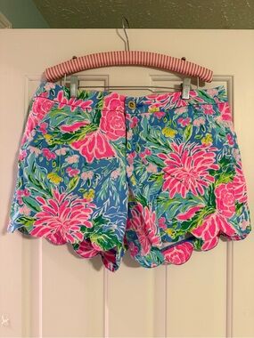Floral Scallop Hem Women’s Shorts - Pink & Blue bunny print size 12 EUC
